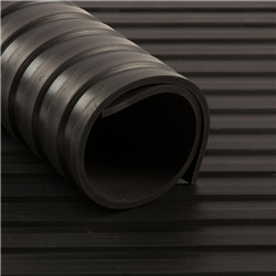 Tap. caout 6mm strie large noir 1,2m 10m